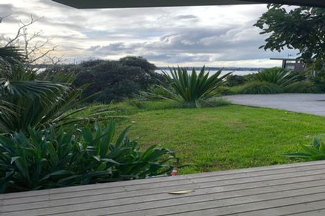 Photo of property in 6b Calder Place, Wai O Taiki Bay, Auckland, 1072