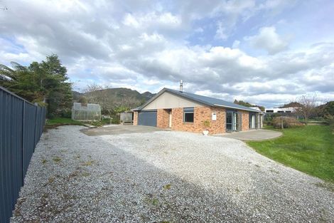 Photo of property in 618a Abel Tasman Drive, Clifton, Takaka, 7183