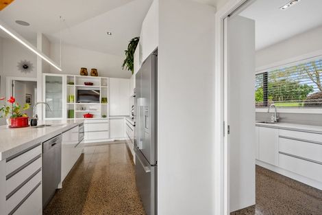 Photo of property in 44 Warman Road, Okura, Albany, 0792