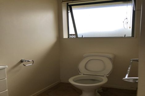 Photo of property in 10 Copplestone Place, New Lynn, Auckland, 0600