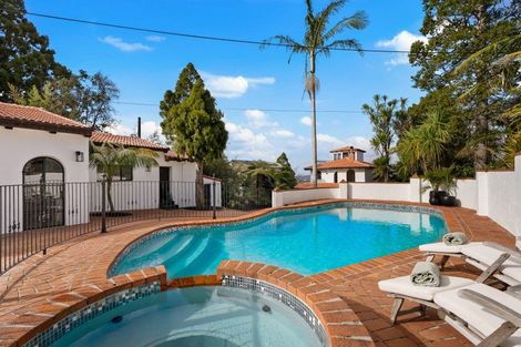 Photo of property in 35 Tawini Road, Titirangi, Auckland, 0604