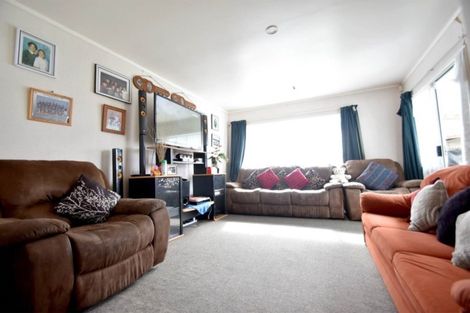 Photo of property in 2/3 Secretariat Place, Randwick Park, Auckland, 2105