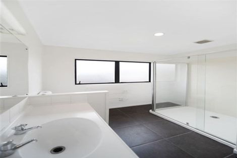 Photo of property in 2/45a Great South Road, Manurewa, Auckland, 2102