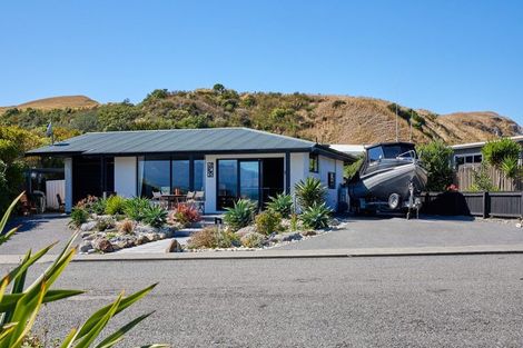 Photo of property in 4 Moa Road, South Bay, Kaikoura, 7300