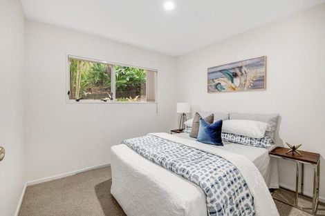 Photo of property in 12 Mandeville Place, Unsworth Heights, Auckland, 0632