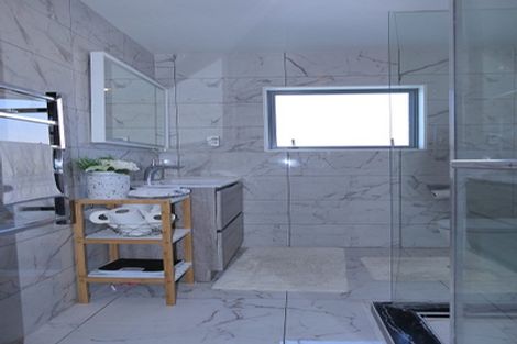 Photo of property in 10 Regis Park Drive, Pukekohe, 2120