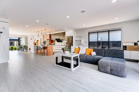 Photo of property in 5 Kearns Drive, Hobsonville, Auckland, 0616