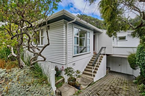 Photo of property in 28 Totara Street, Eastbourne, Lower Hutt, 5013