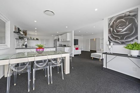 Photo of property in 99 Akaroa Drive, Maupuia, Wellington, 6022