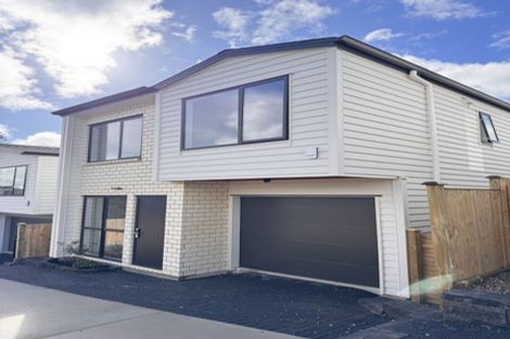 Photo of property in 21c Barron Drive, Green Bay, Auckland, 0604