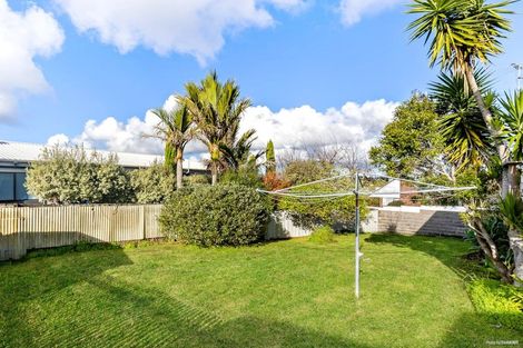 Photo of property in 30 Westpark Drive, West Harbour, Auckland, 0618