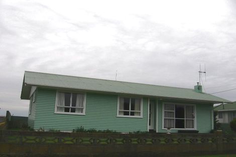 Photo of property in 6 Peters Avenue, Cloverlea, Palmerston North, 4412