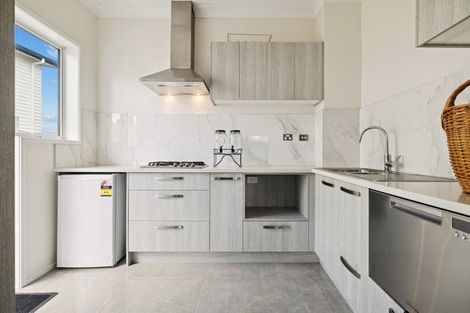 Photo of property in 2 Tauwaka Crescent, Riverhead, 0820