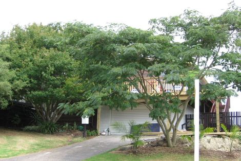 Photo of property in 1/126 Island Bay Road, Beach Haven, Auckland, 0626