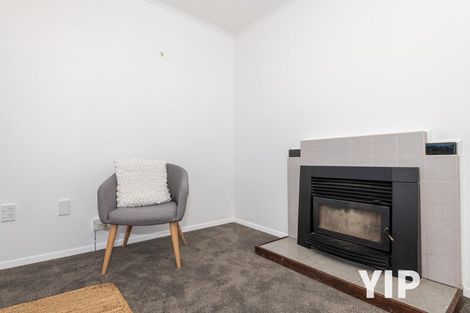 Photo of property in 106 Ruskin Road, Newlands, Wellington, 6037