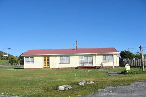Photo of property in 118 Tasman Street, Karoro, Greymouth, 7805