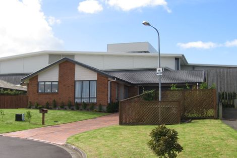 Photo of property in 96 Kingdale Road, Henderson, Auckland, 0610