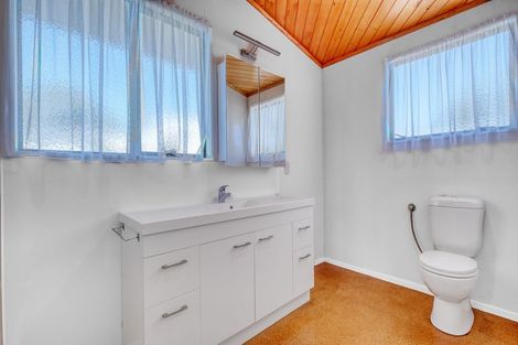 Photo of property in 71 Cable Bay Block Road, Cable Bay, 0420