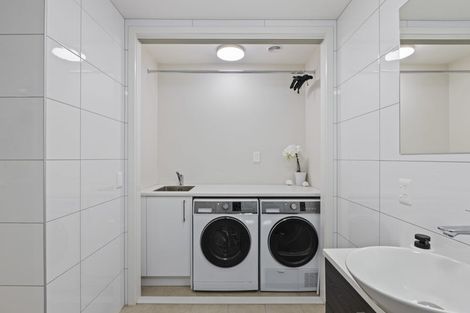 Photo of property in 90 Panorama Heights, Orewa, 0931