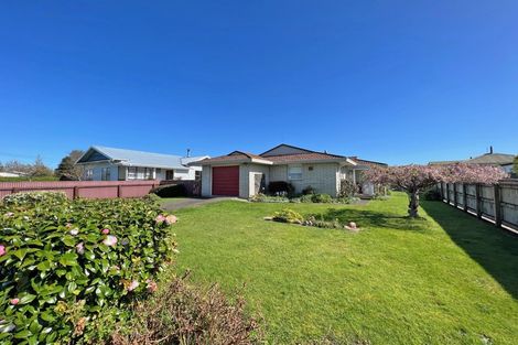 Photo of property in 5 Gladstone Street, Dannevirke, 4930