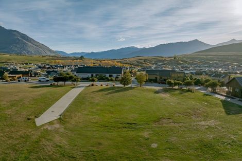 Photo of property in 22 Cunninghams Drive, Jacks Point, Queenstown, 9371