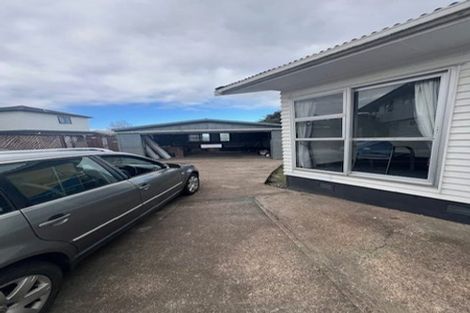 Photo of property in 11 Blue Way, Glendene, Auckland, 0602