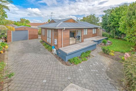 Photo of property in 2/14 Saint Annes Crescent, Wattle Downs, Auckland, 2103