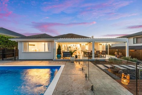 Photo of property in 24 Woodridge Drive, Stanmore Bay, Whangaparaoa, 0932
