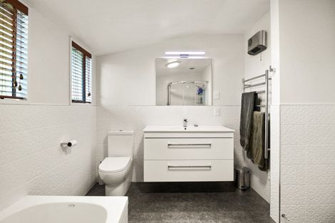 Photo of property in 75 Glenross Street, Glenross, Dunedin, 9011