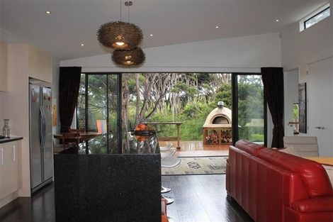Photo of property in 132 Kittiwake Drive, Schnapper Rock, Auckland, 0632