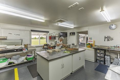 Photo of property in 797 Pourerere Road, Omakere, Waipawa, 4271