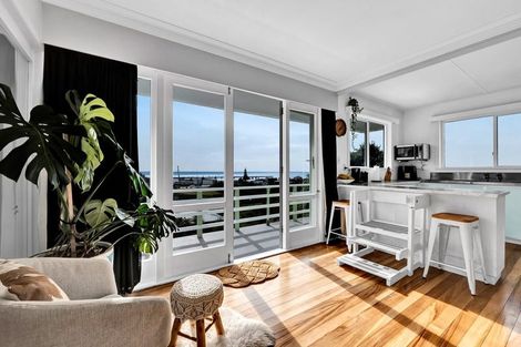 Photo of property in 76 South Road, Blagdon, New Plymouth, 4310