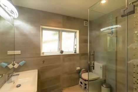 Photo of property in 6a Hiwihau Place, Glenfield, Auckland, 0629