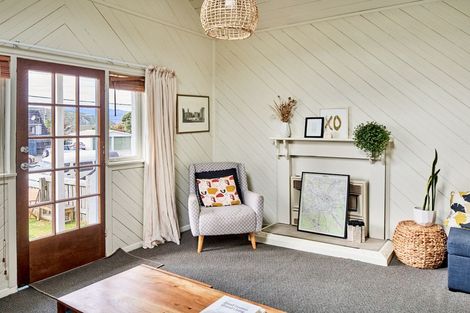 Photo of property in 230a Sutherland Road, Lyall Bay, Wellington, 6022