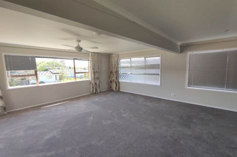 Photo of property in 2 King Richard Place, Browns Bay, Auckland, 0630