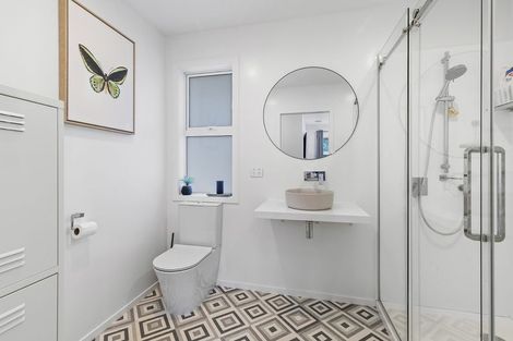 Photo of property in 3 Terrace Road, Titahi Bay, Porirua, 5022