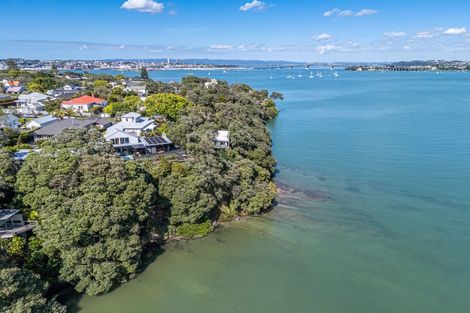Photo of property in 10a First Avenue, Stanley Point, Auckland, 0624