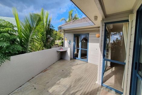 Photo of property in 19 Mandeville Place, Unsworth Heights, Auckland, 0632
