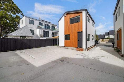 Photo of property in 10 Exeter Street, Lyttelton, 8082