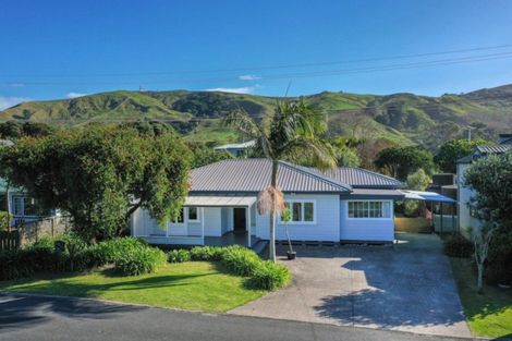 Photo of property in 18 Lysnar Street, Okitu, Gisborne, 4010