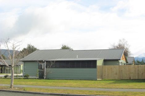 Photo of property in 2/33 Jackson Street, Te Anau, 9600