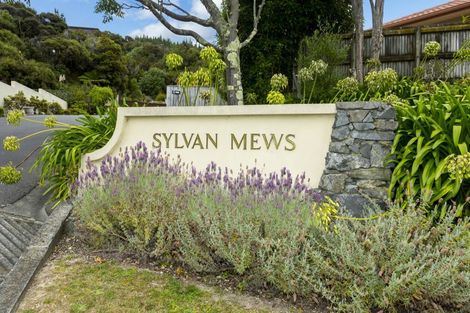 Photo of property in 12 Sylvan Way, Silverstream, Upper Hutt, 5019
