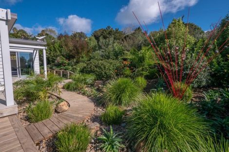 Photo of property in 32 Cable Bay Block Road, Cable Bay, 0420