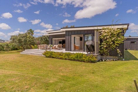 Photo of property in 111 Benjamin Place, Matarangi, Whitianga, 3592