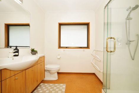 Photo of property in 12 Cooper Place, Chedworth, Hamilton, 3210