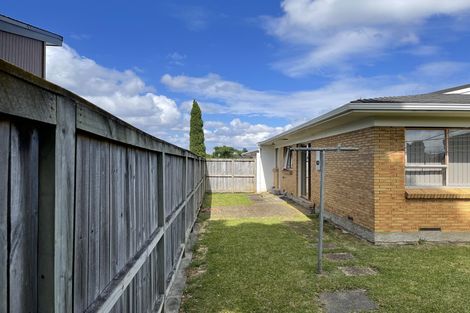 Photo of property in 2/78 Prince Regent Drive, Half Moon Bay, Auckland, 2012