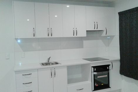 Photo of property in 2/14 Heron Place, Pakuranga Heights, Auckland, 2010