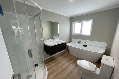 Photo of property in 2 Rotoiti Place, Paraparaumu, 5032