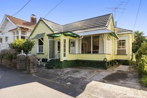 Photo of property in 4 Cheltenham Road, Devonport, Auckland, 0624