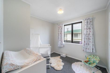 Photo of property in 8 Mackenzie Street, Winton, 9720